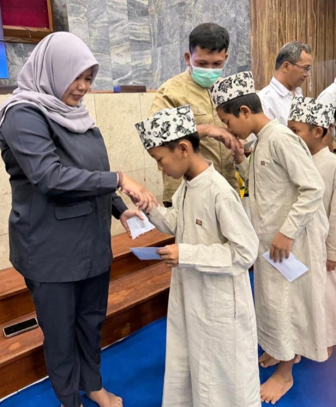 
					Selain Konsisten Jalankan Fungsi Legislasi, DPRD Lebak Rutin Santuni Anak Yatim dan Dhuafa Jelang Idulfitri